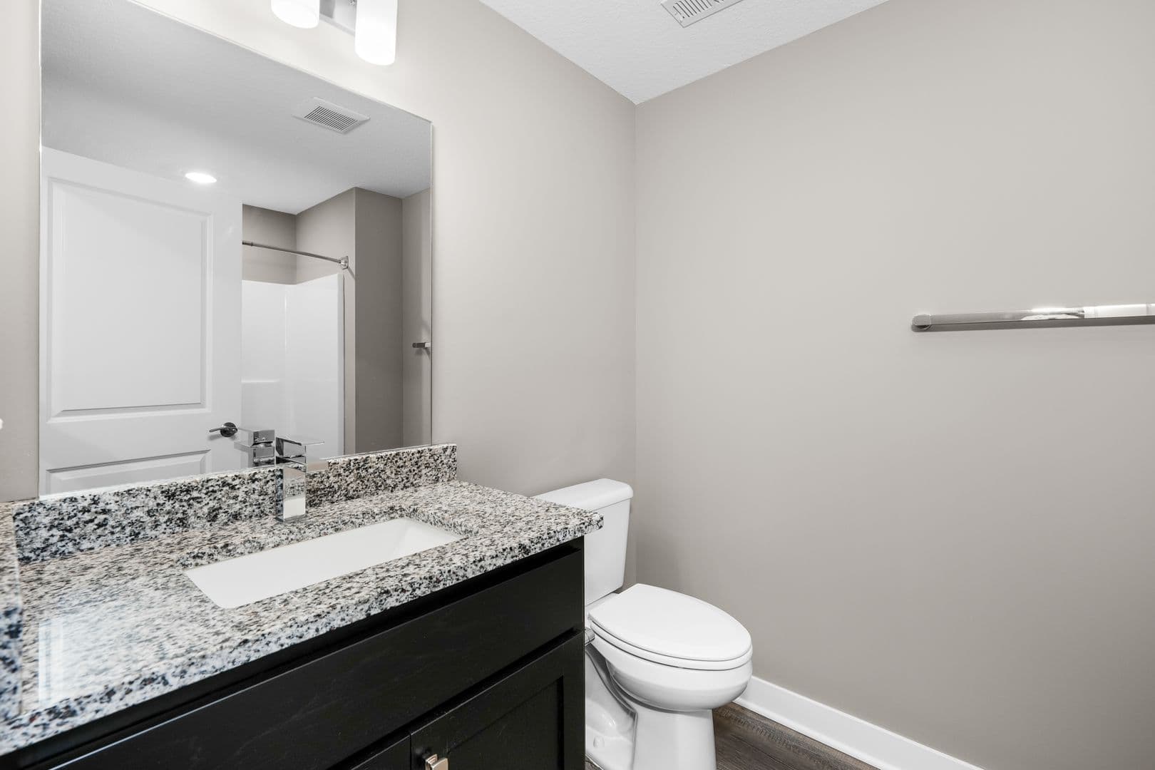 Fort Wayne Apartment: 2817 Westbrook Drive