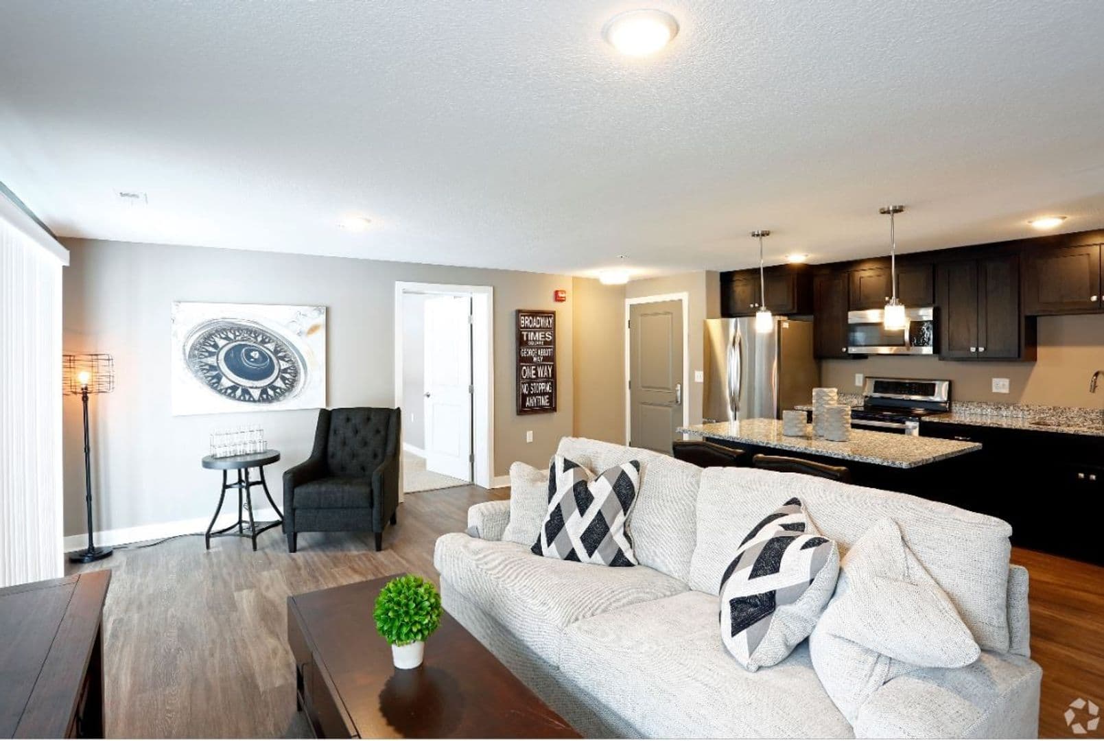 Fort Wayne Apartment: 2907 Westbrook Drive