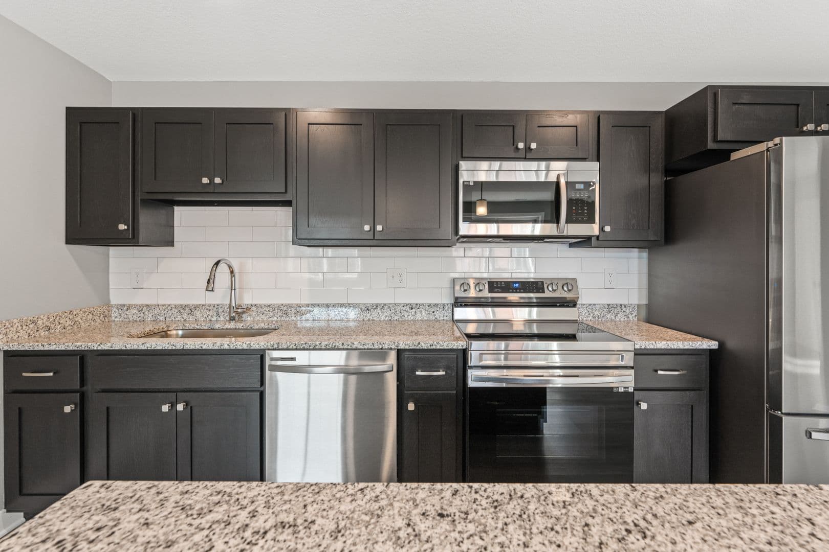 Fort Wayne Apartment: 2827 Westbrook Drive