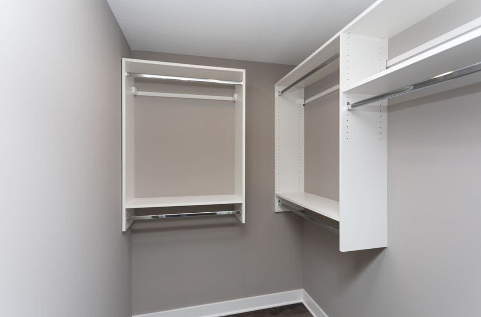 Fort Wayne Apartment: 2917 Westbrook Drive