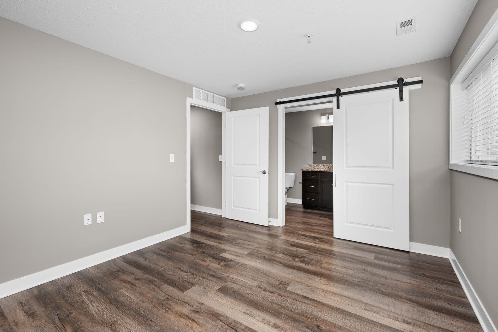 Fort Wayne Apartment: 2817 Westbrook Drive