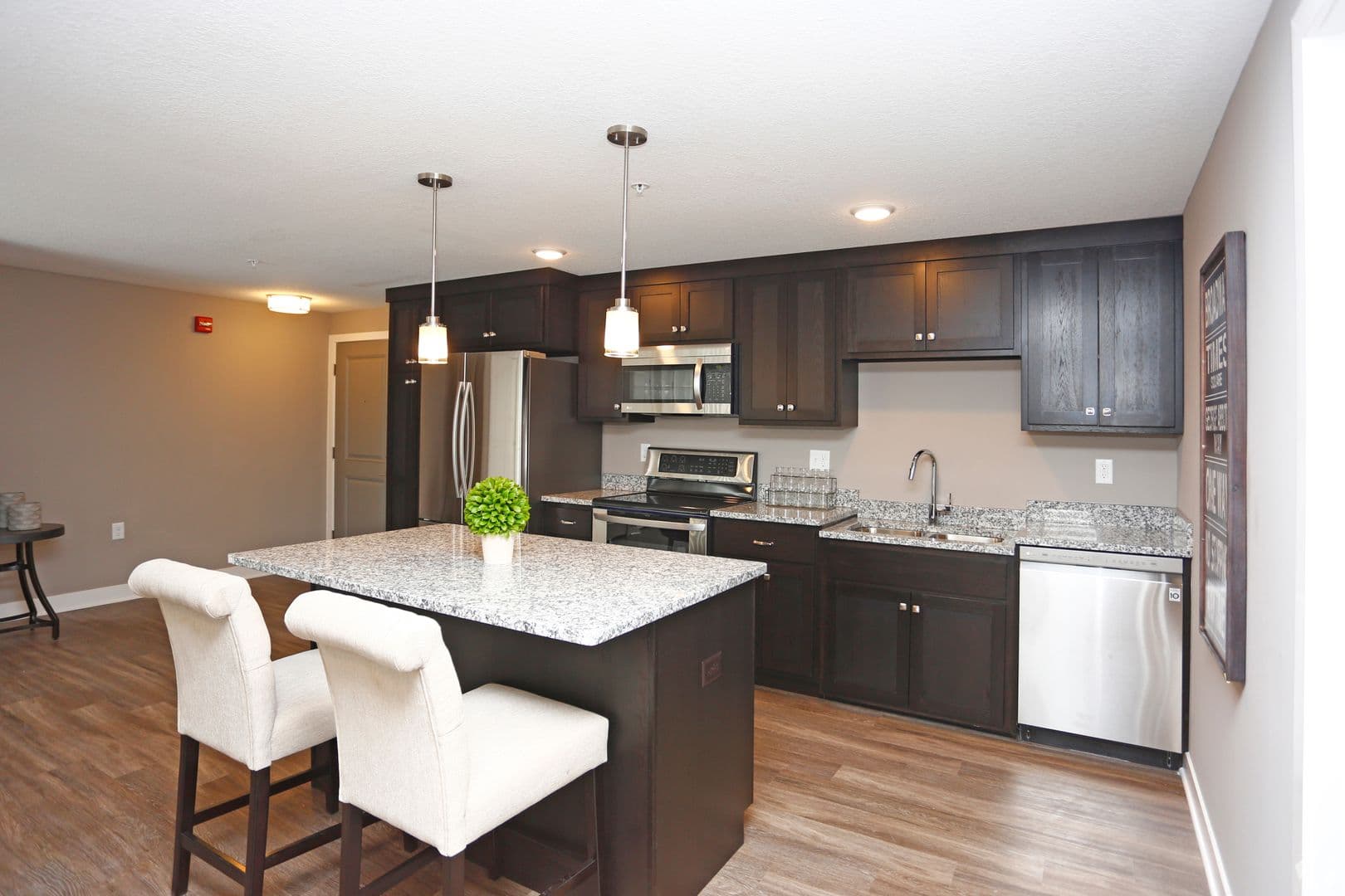 Fort Wayne Apartment: 2807 Westbrook Drive