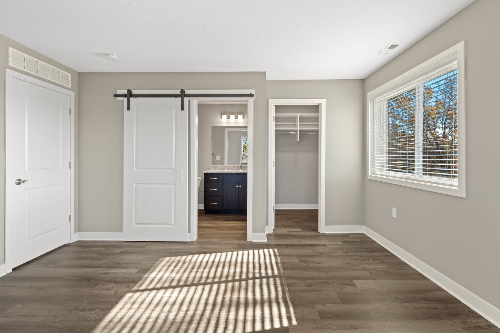 Fort Wayne Apartment: 2827 Westbrook Drive