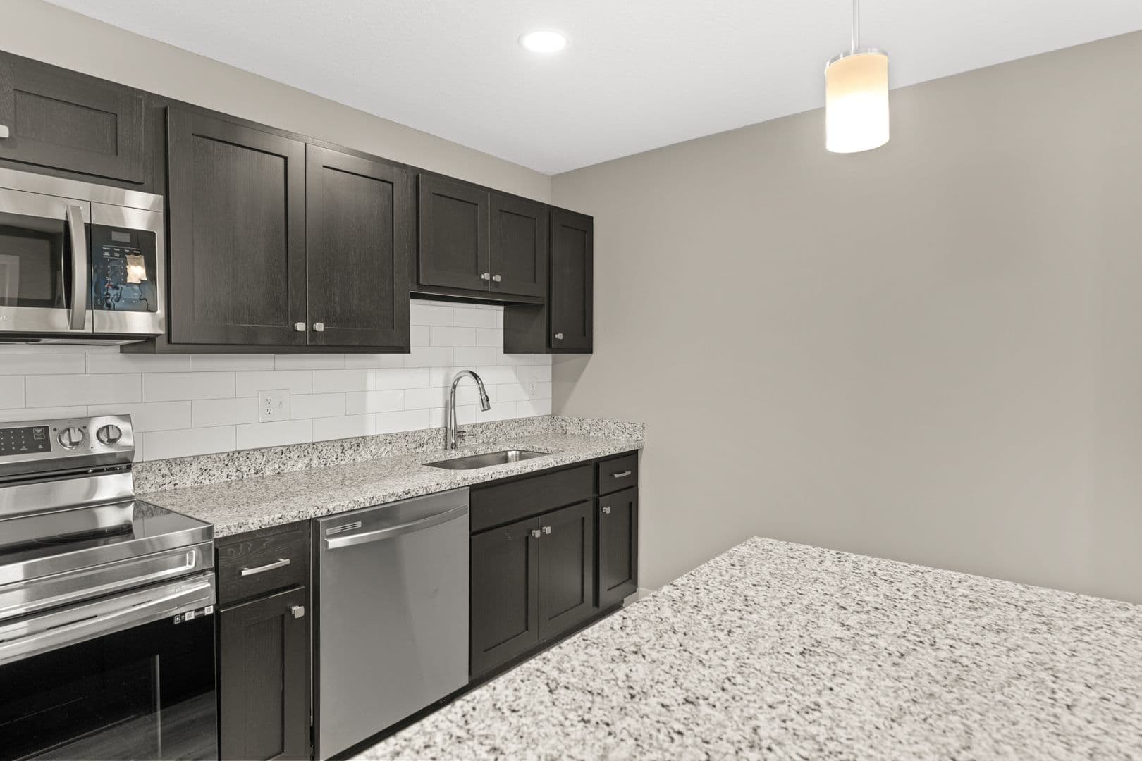 Fort Wayne Apartment: 2827 Westbrook Drive