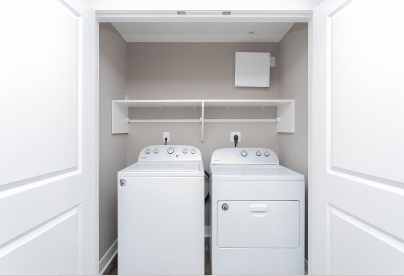 Fort Wayne Apartment: 2917 Westbrook Drive