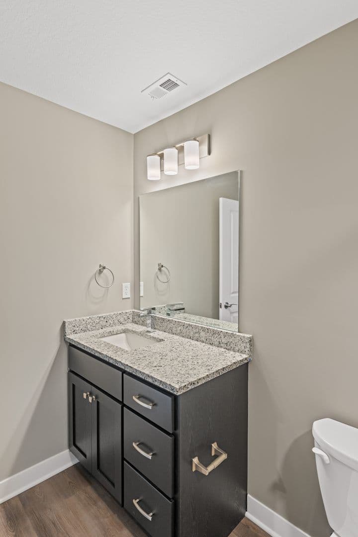 Fort Wayne Apartment: 2827 Westbrook Drive