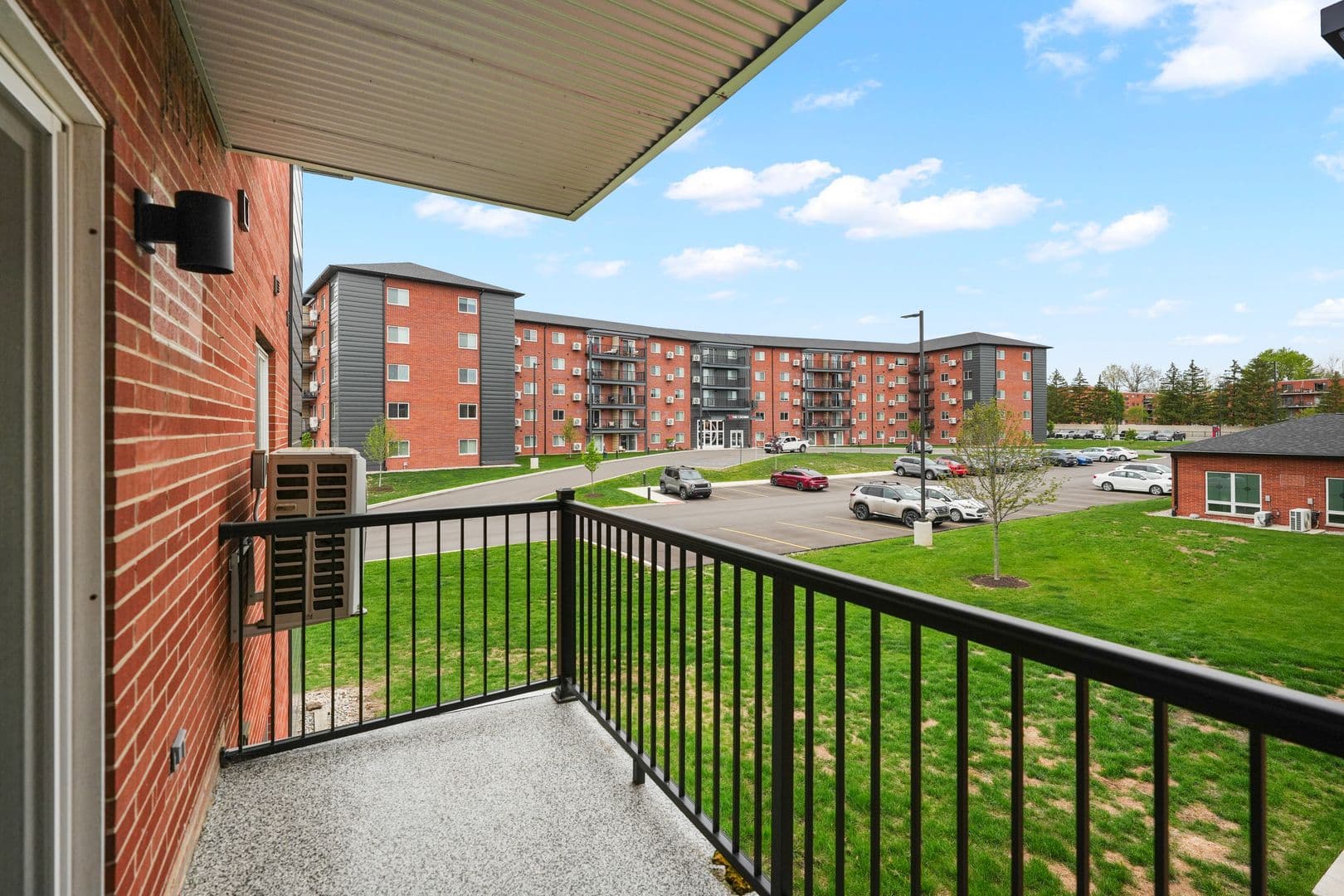 Fort Wayne Apartment: 2817 Westbrook Drive