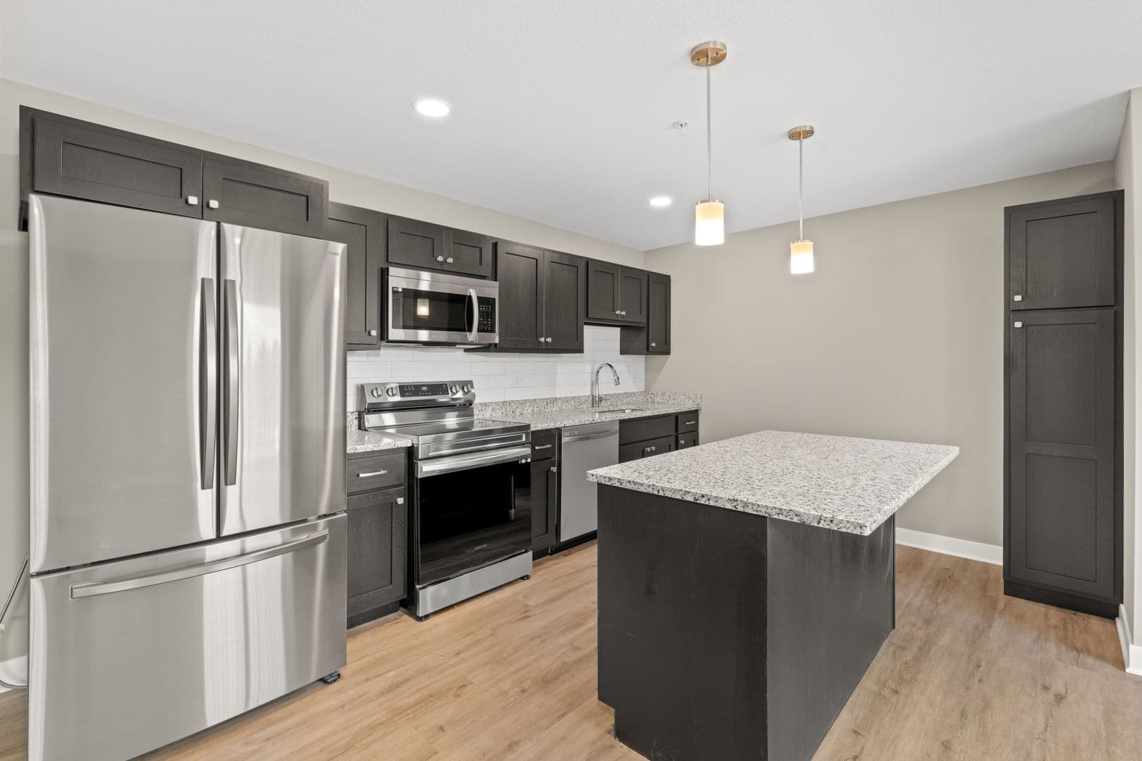Fort Wayne Apartment: 2827 Westbrook Drive