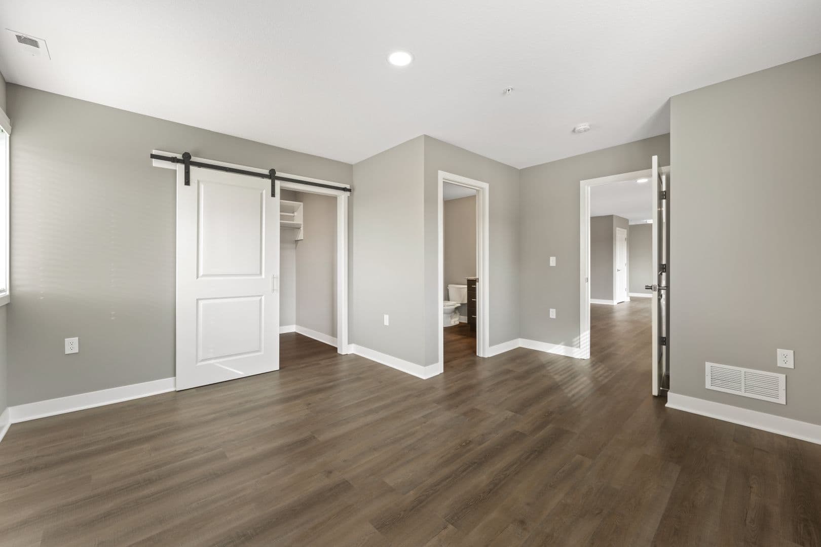 Fort Wayne Apartment: 2827 Westbrook Drive
