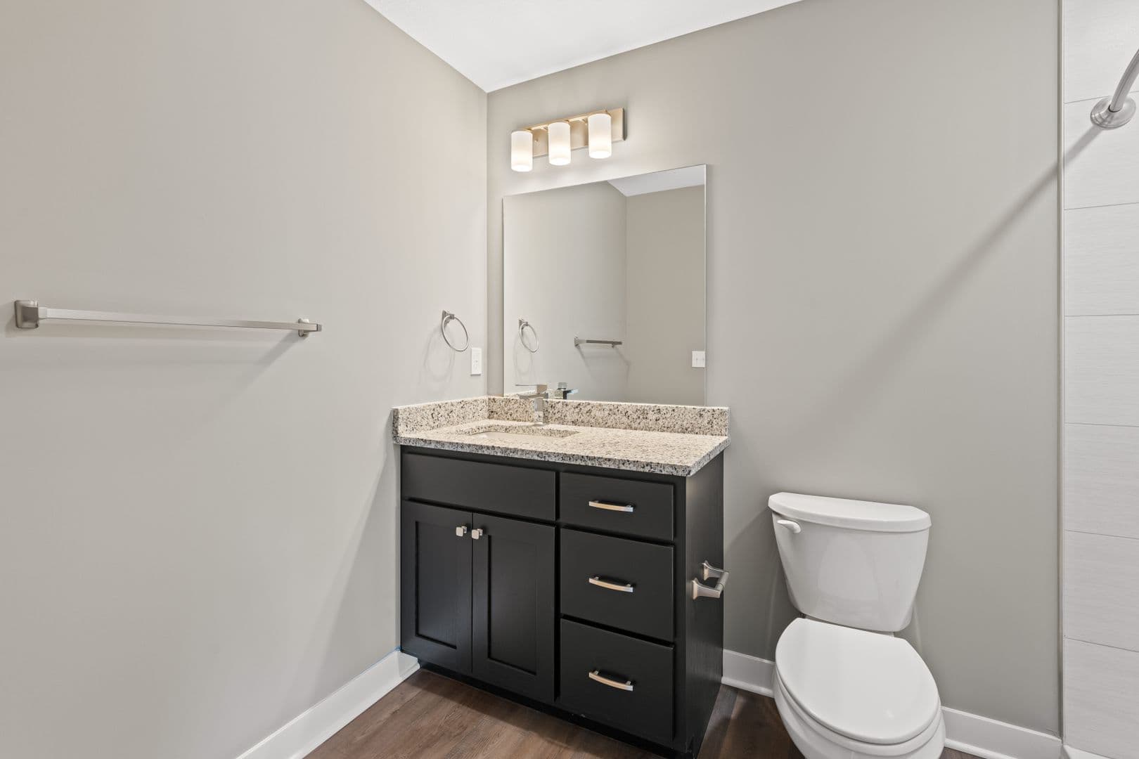 Fort Wayne Apartment: 2827 Westbrook Drive