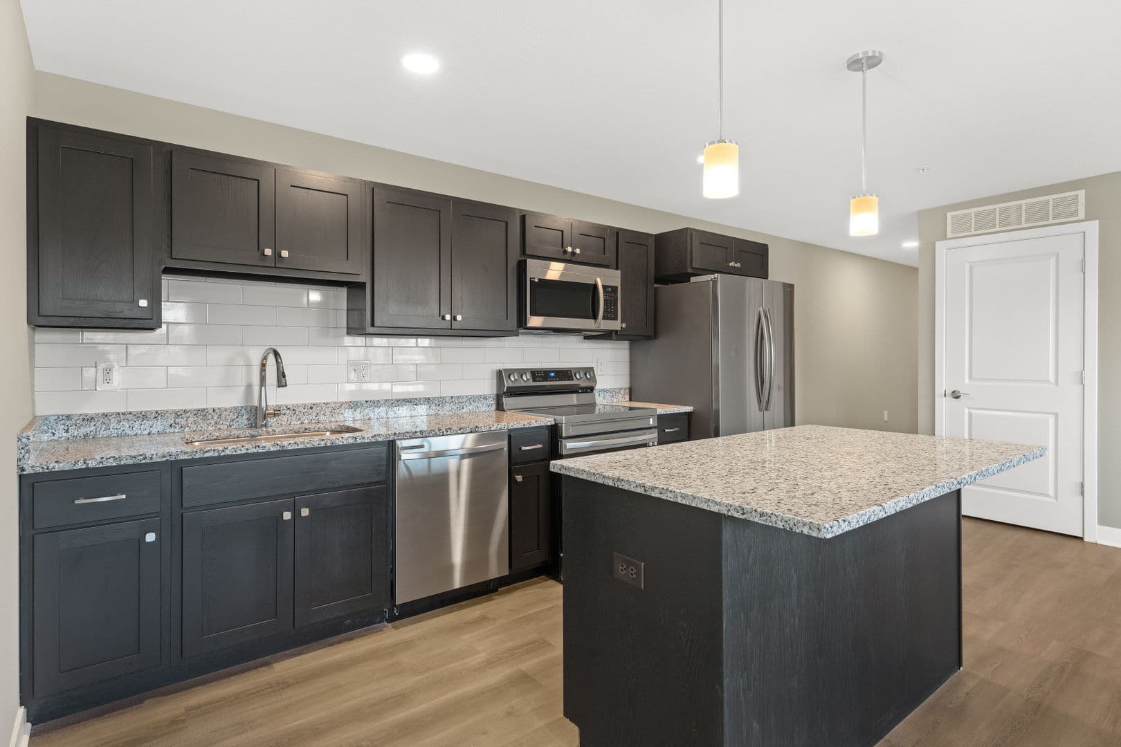 Fort Wayne Apartment: 2827 Westbrook Drive