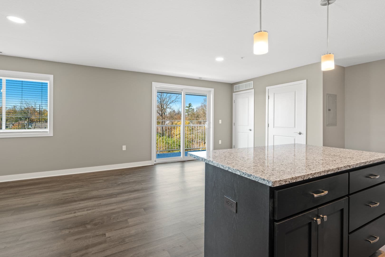 Fort Wayne Apartment: 2827 Westbrook Drive