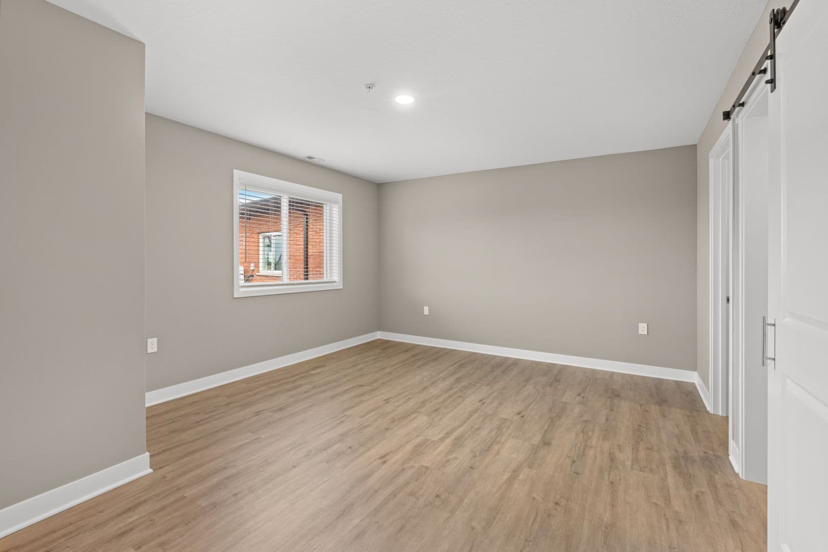 Fort Wayne Apartment: 2827 Westbrook Drive
