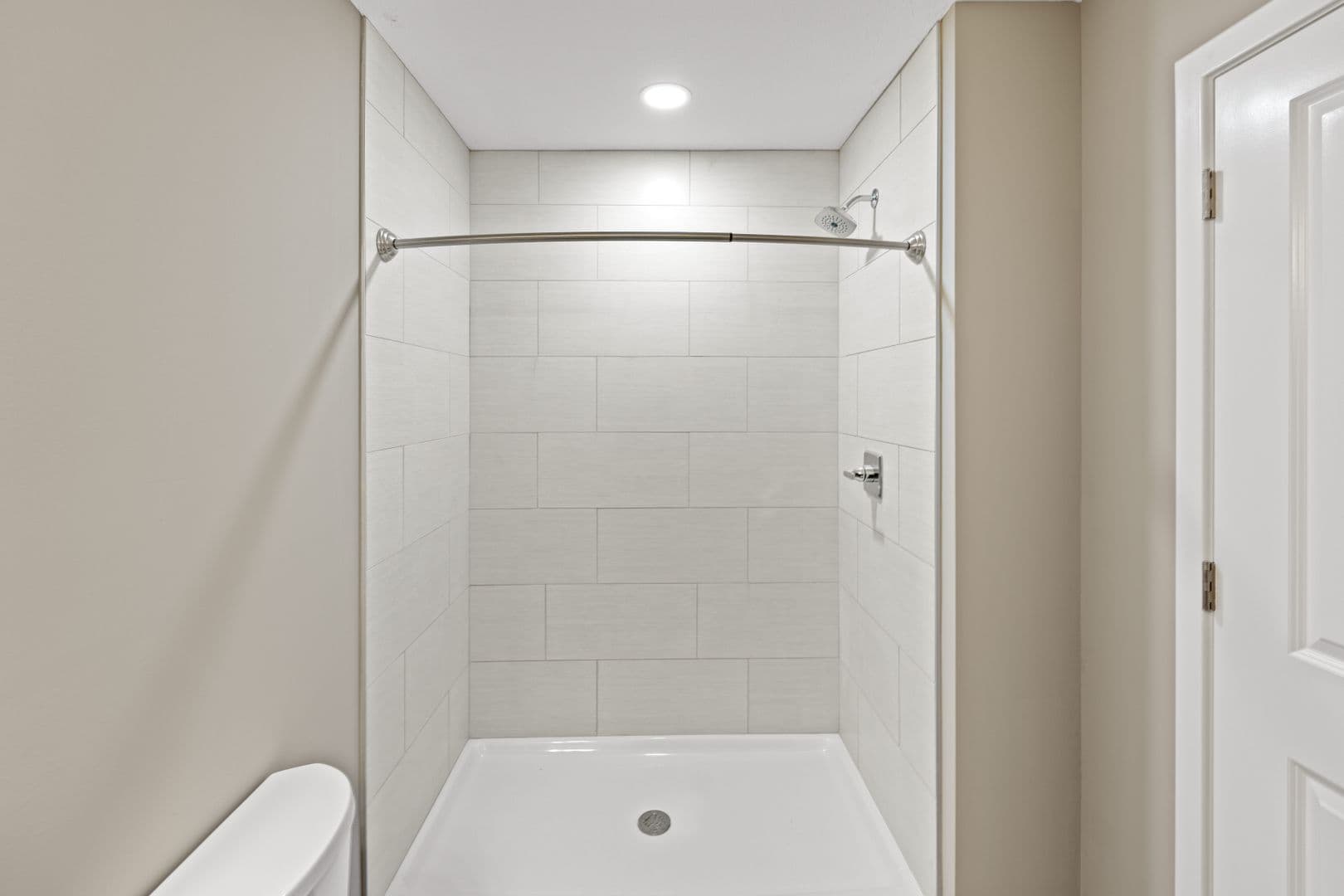 Fort Wayne Apartment: 2827 Westbrook Drive