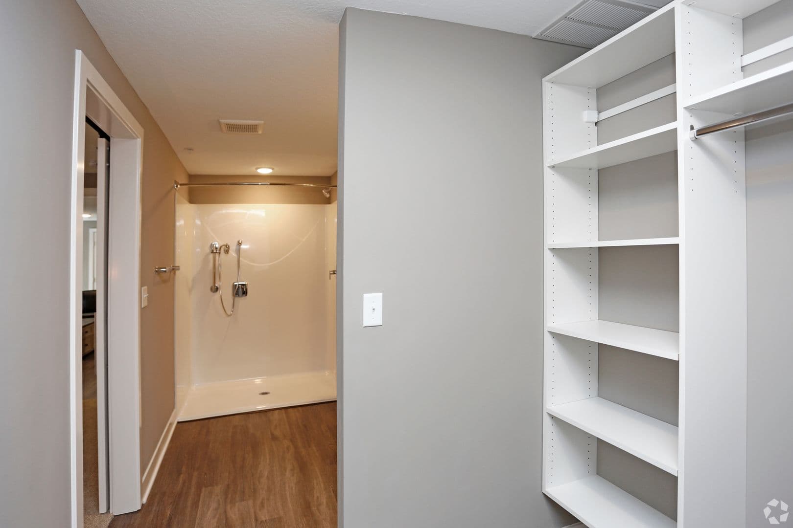Fort Wayne Apartment: 2917 Westbrook Drive