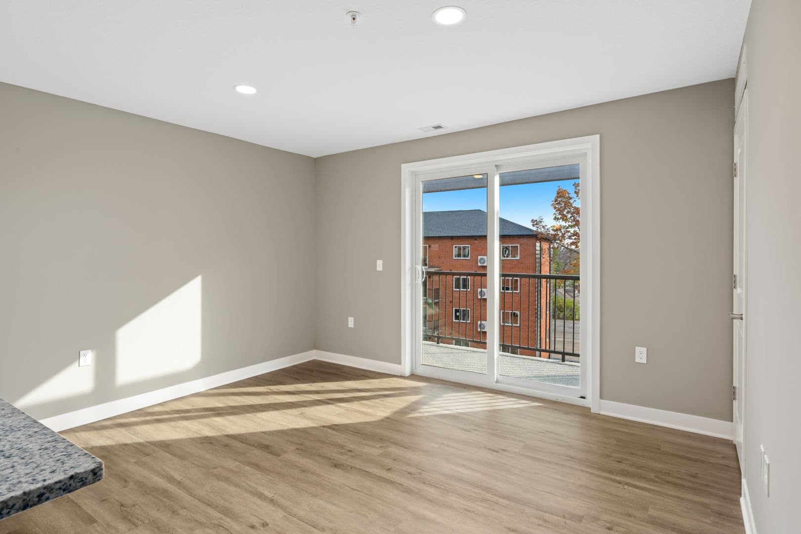 Fort Wayne Apartment: 2827 Westbrook Drive