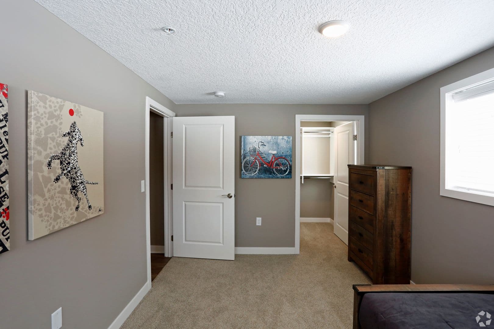 Fort Wayne Apartment: 2807 Westbrook Drive