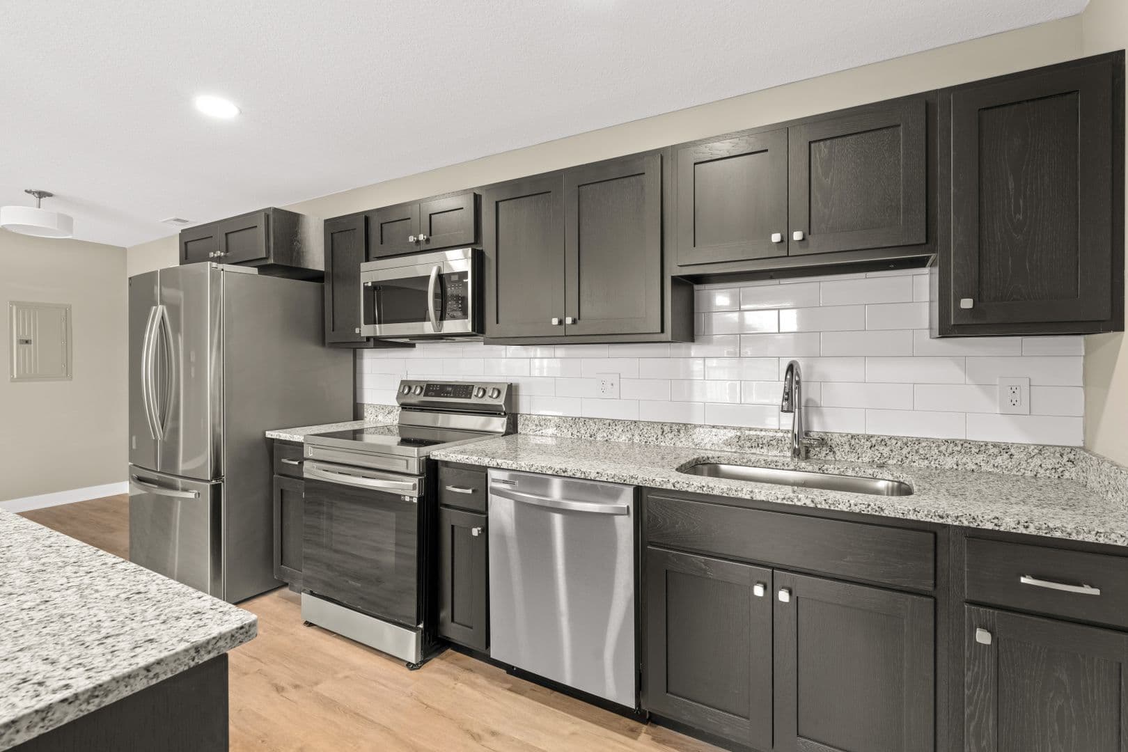 Fort Wayne Apartment: 2827 Westbrook Drive