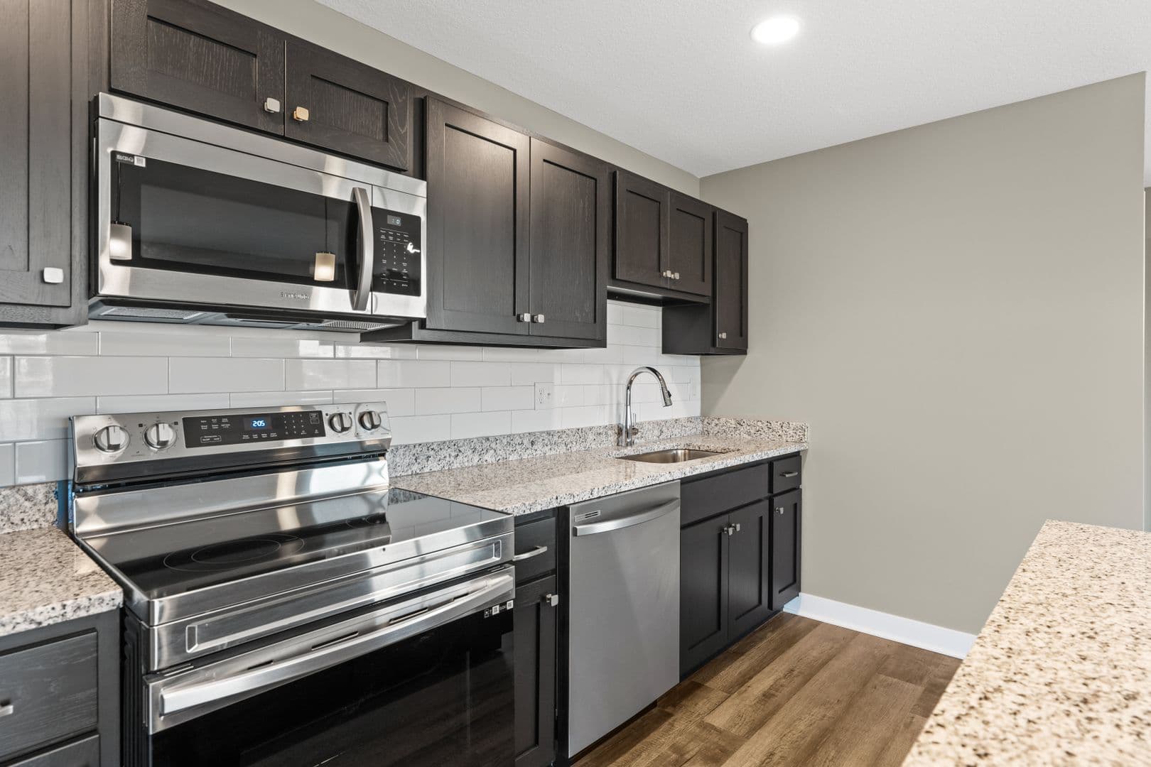 Fort Wayne Apartment: 2827 Westbrook Drive
