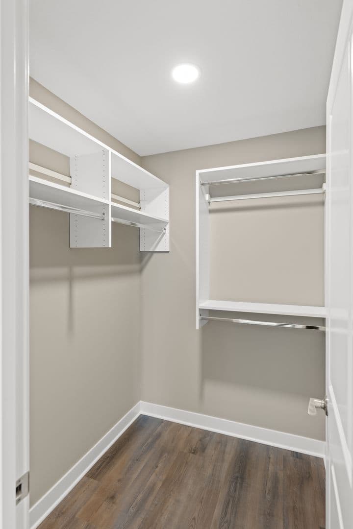 Fort Wayne Apartment: 2827 Westbrook Drive