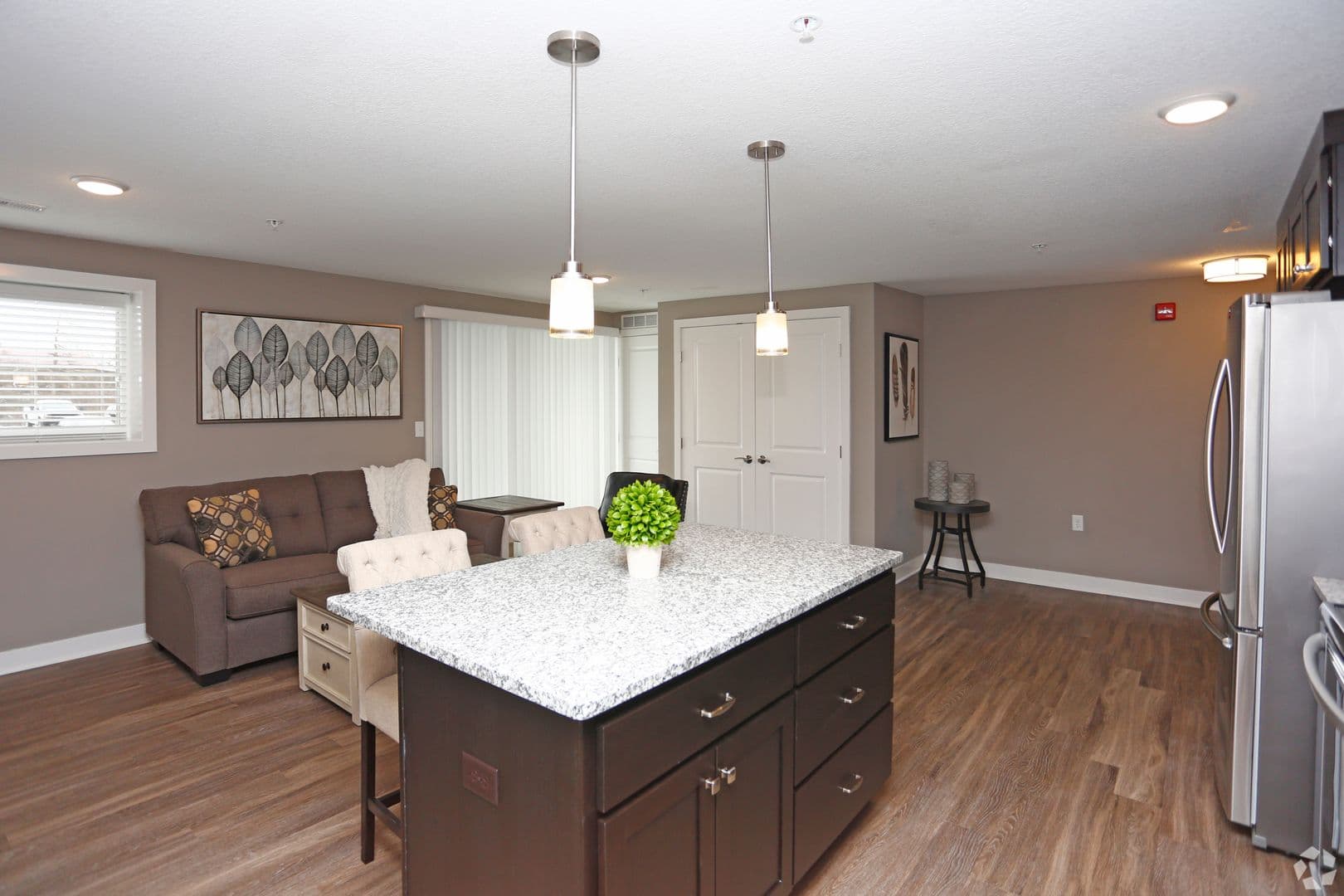 Fort Wayne Apartment: 2807 Westbrook Drive