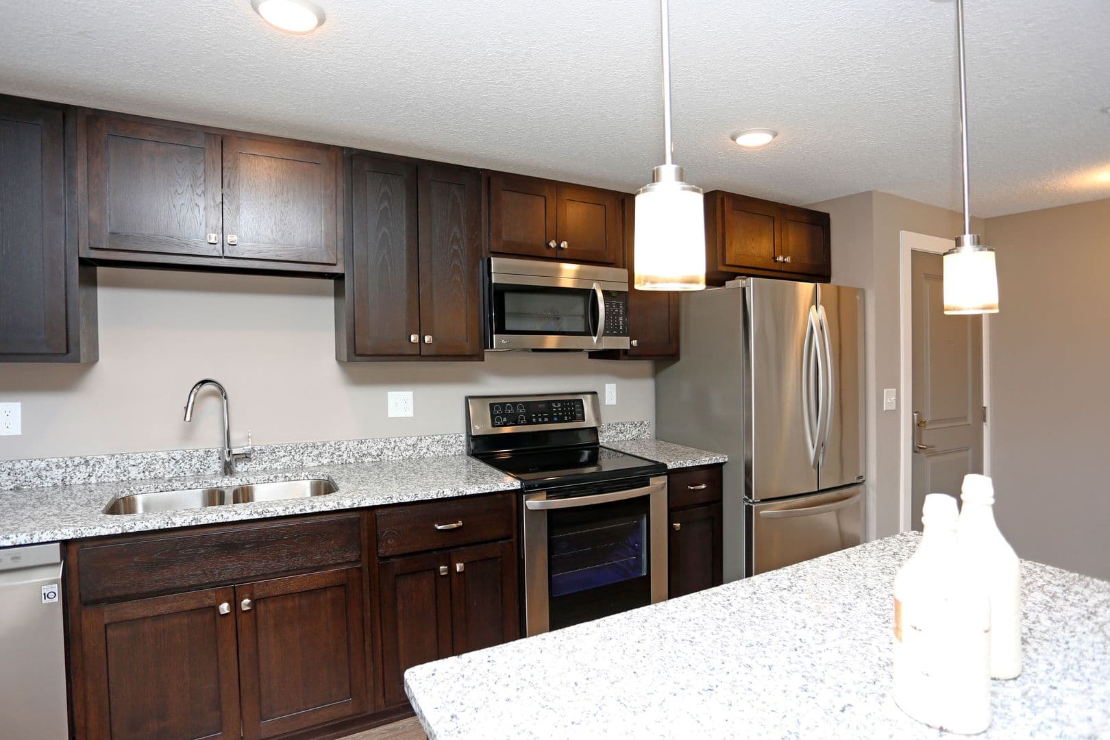 Fort Wayne Apartment: 2807 Westbrook Drive