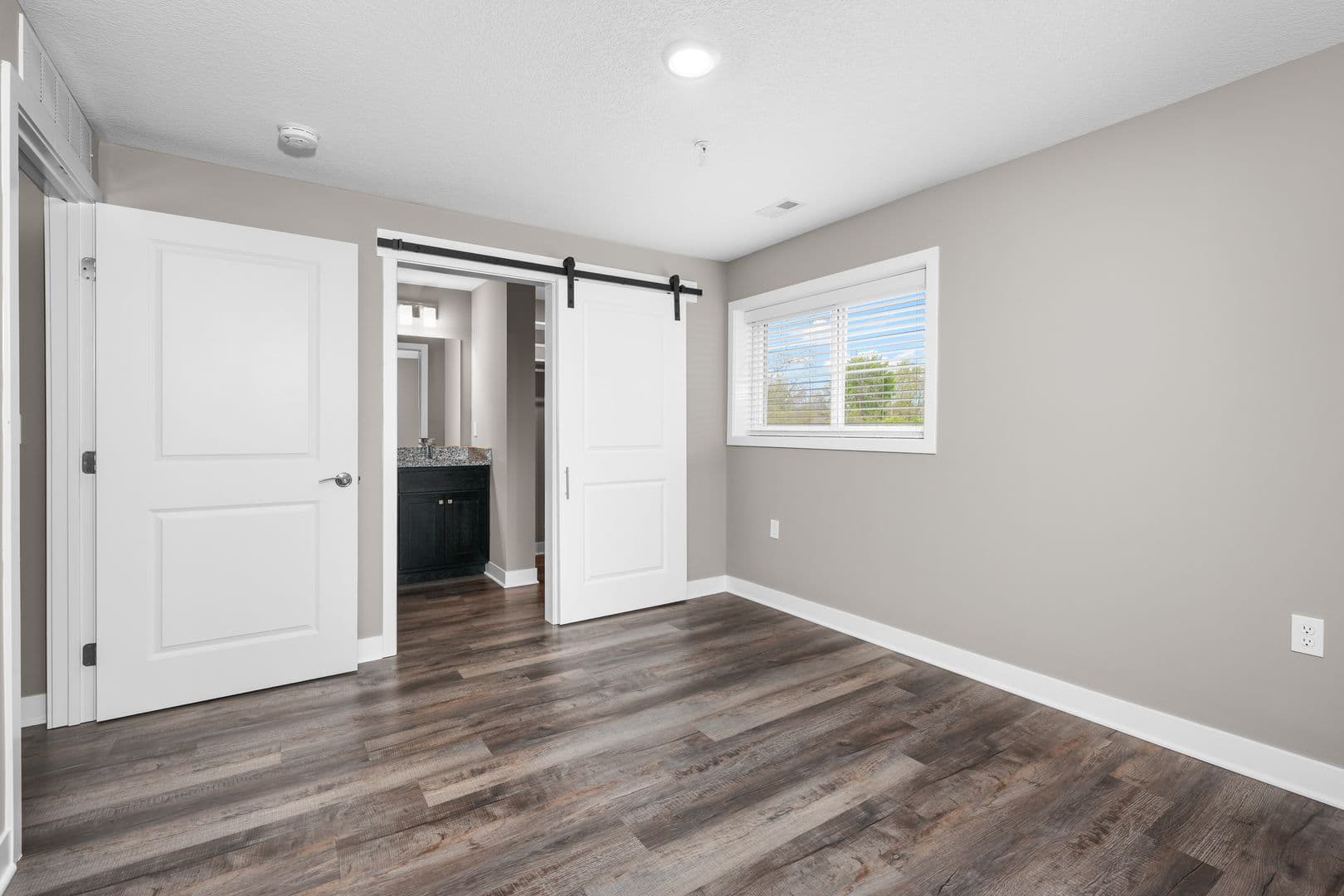 Fort Wayne Apartment: 2817 Westbrook Drive