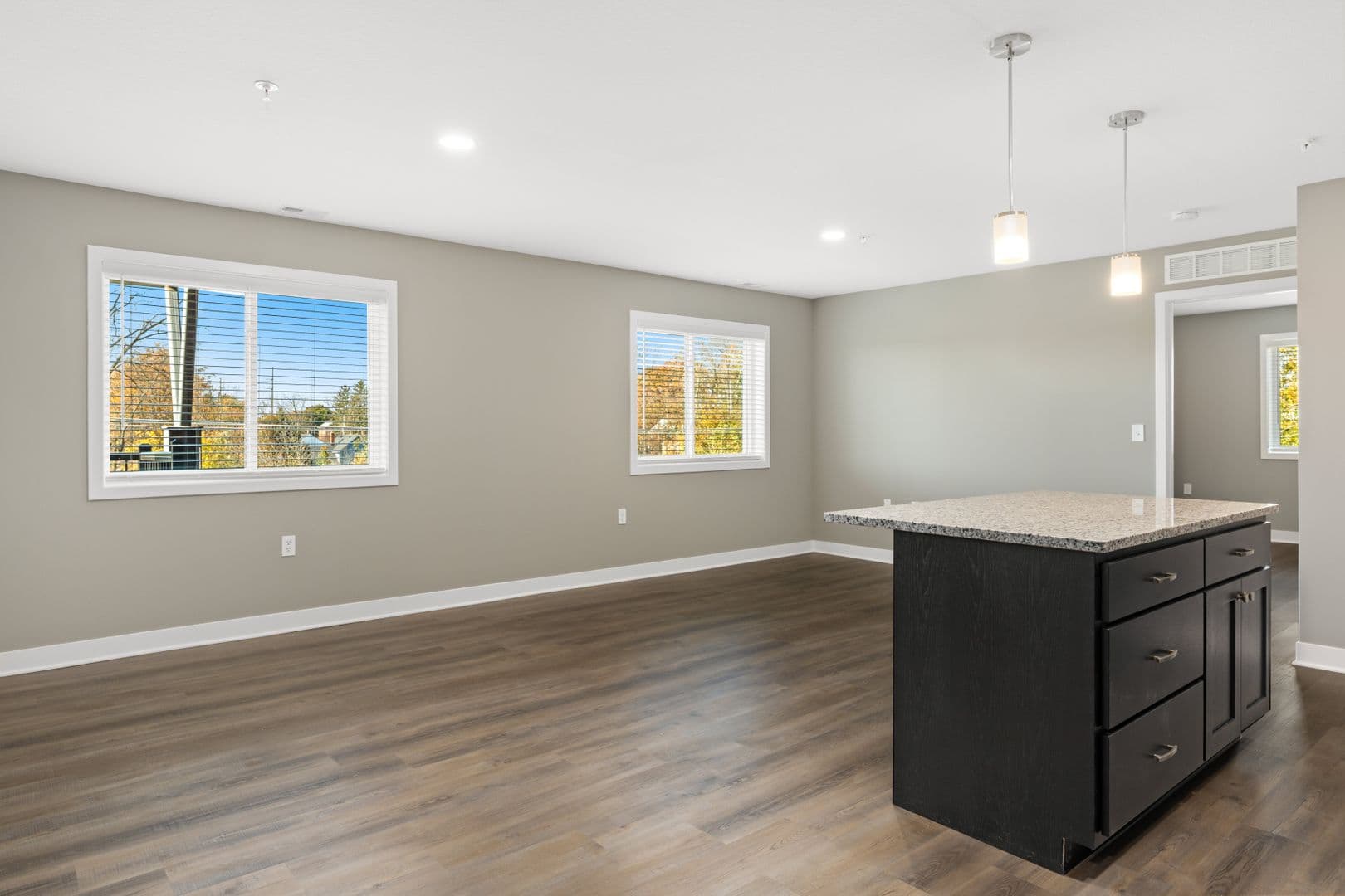 Fort Wayne Apartment: 2827 Westbrook Drive