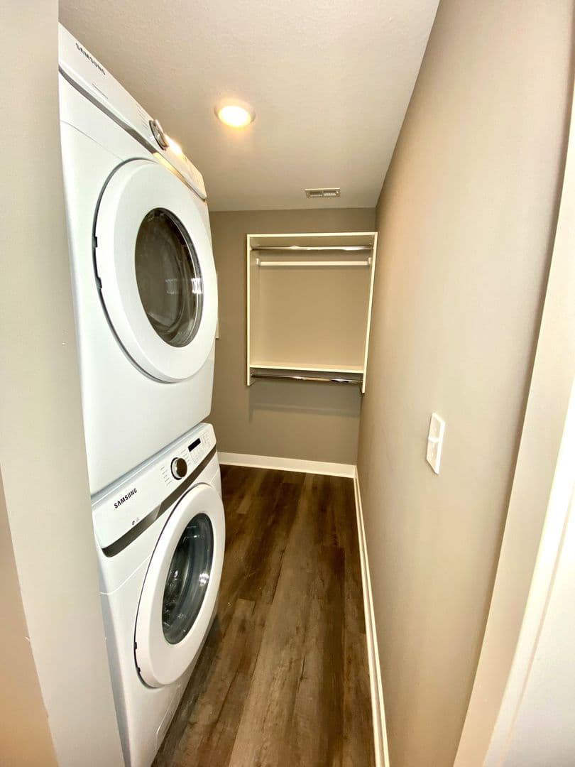 Fort Wayne Apartment: 2817 Westbrook Drive