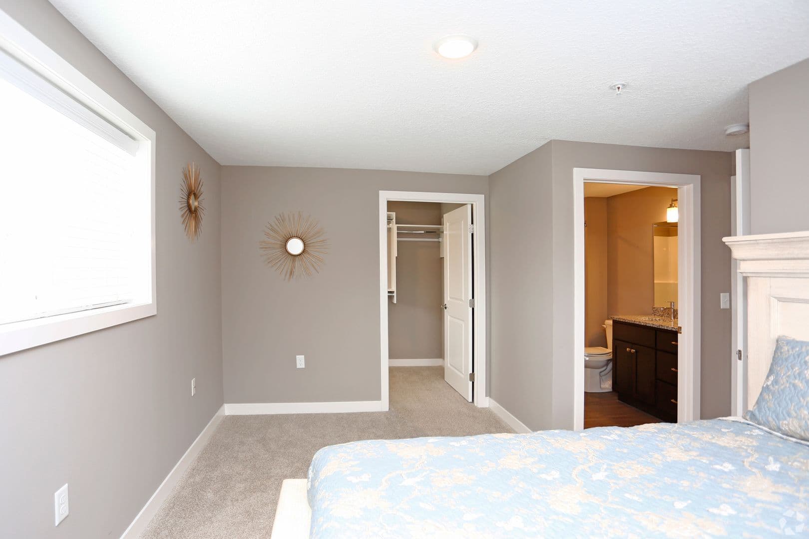 Fort Wayne Apartment: 2907 Westbrook Drive