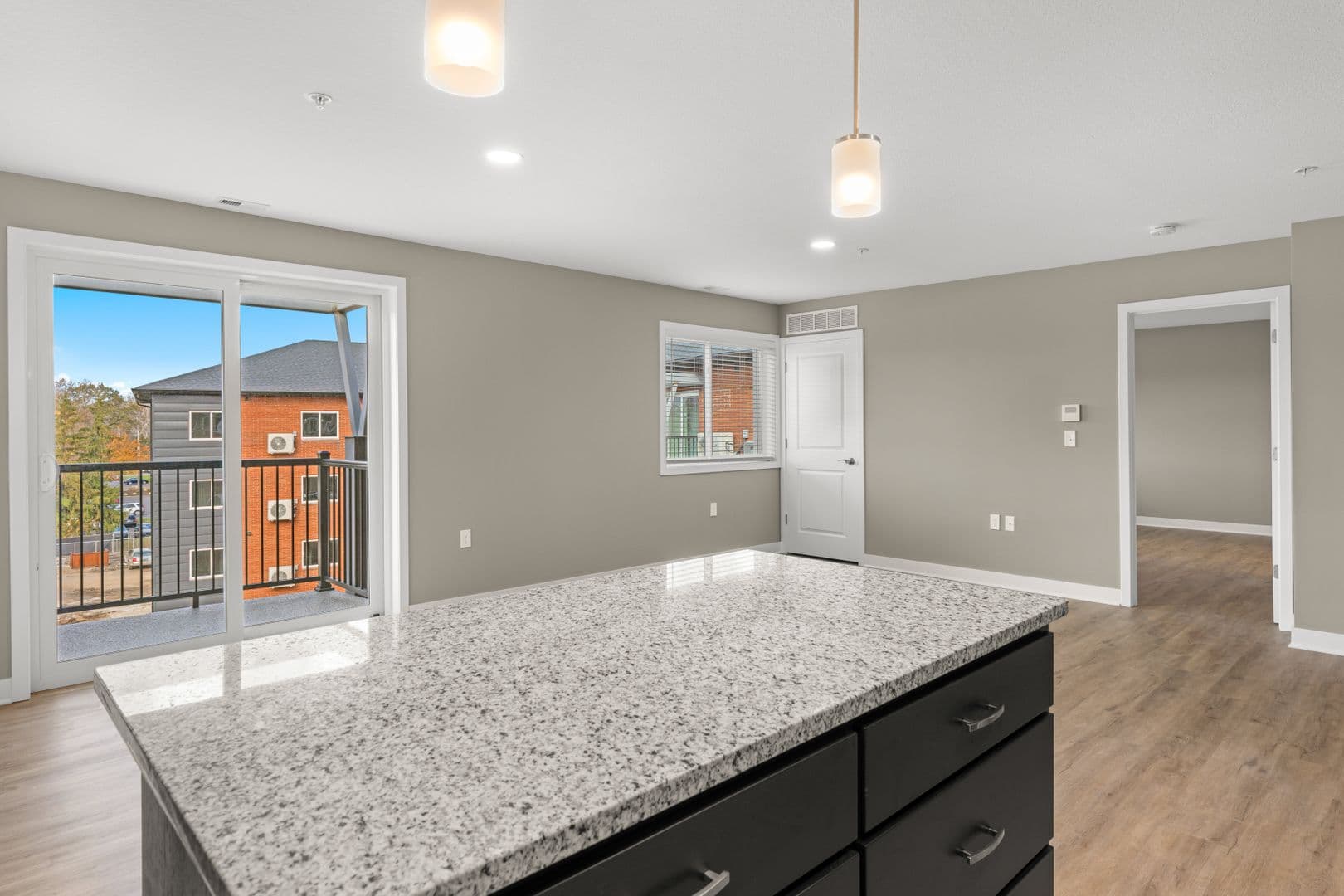 Fort Wayne Apartment: 2827 Westbrook Drive