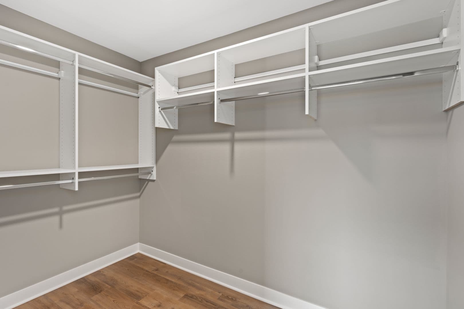Fort Wayne Apartment: 2827 Westbrook Drive