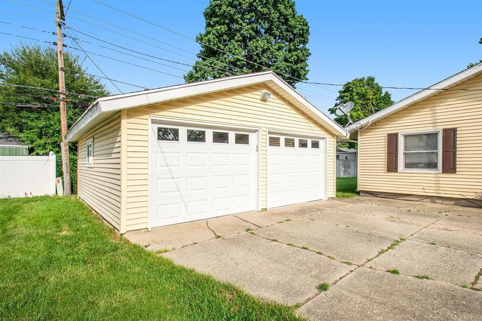 South Bend House: 1127 Ebeling Drive