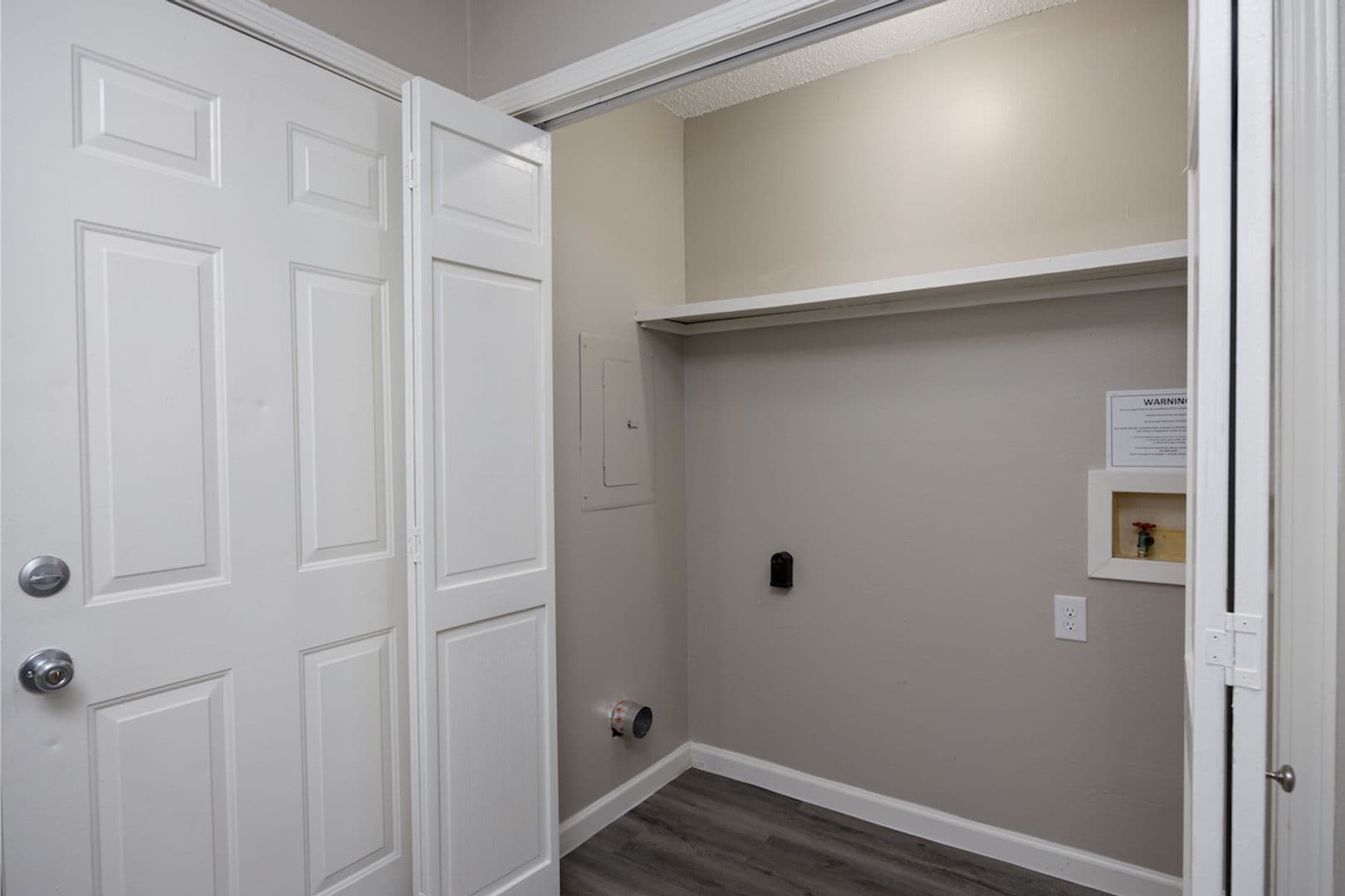 Gonzales Condo: 12023 Roddy Rd