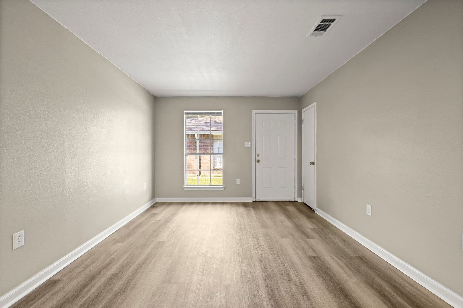 Gonzales Condo: 12027 Roddy Rd