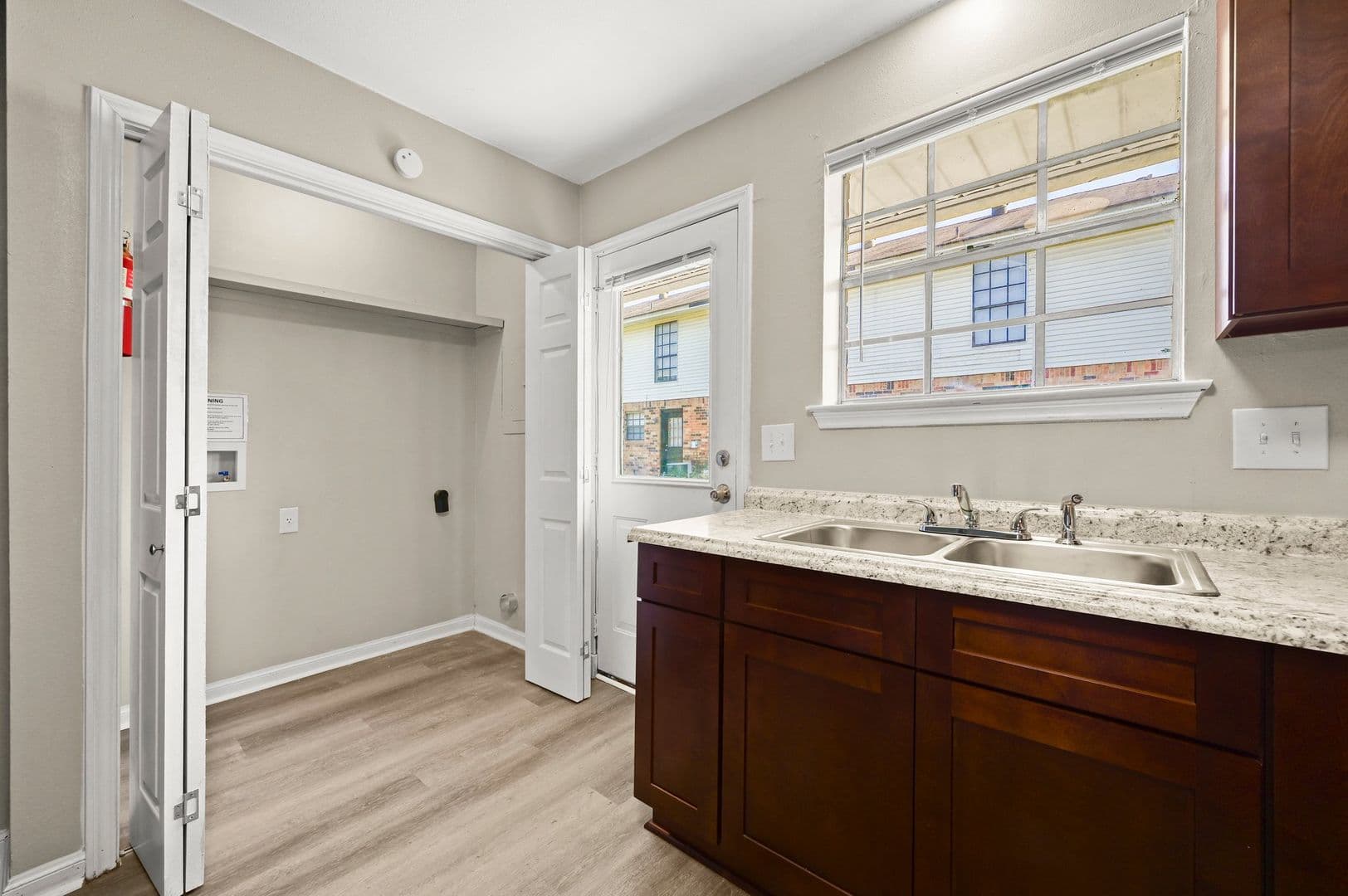 Gonzales Condo: 12027 Roddy Rd