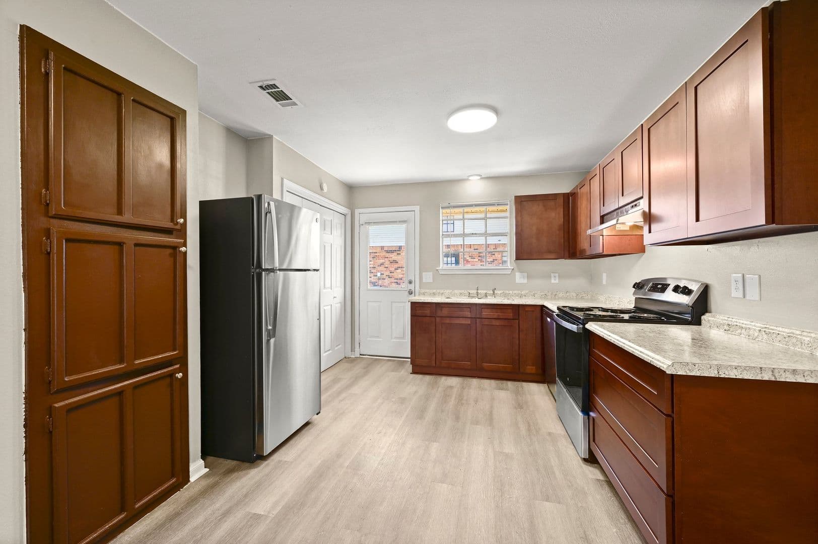 Gonzales Condo: 12027 Roddy Rd