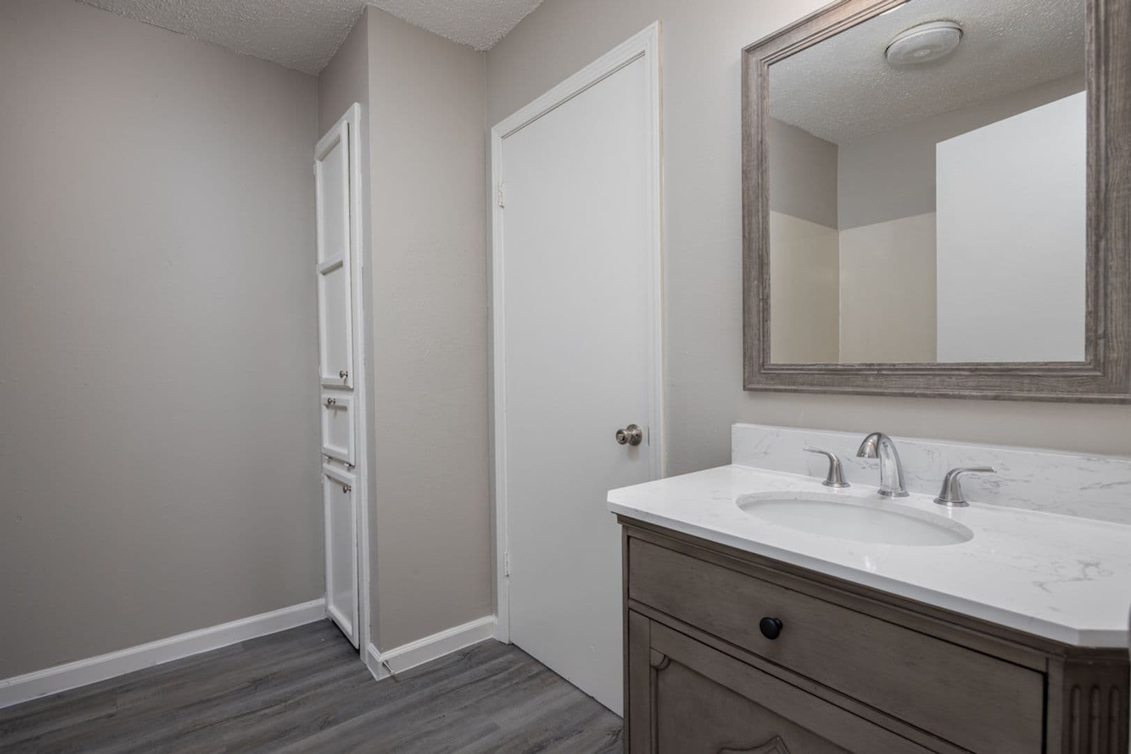 Gonzales Condo: 12023 Roddy Rd