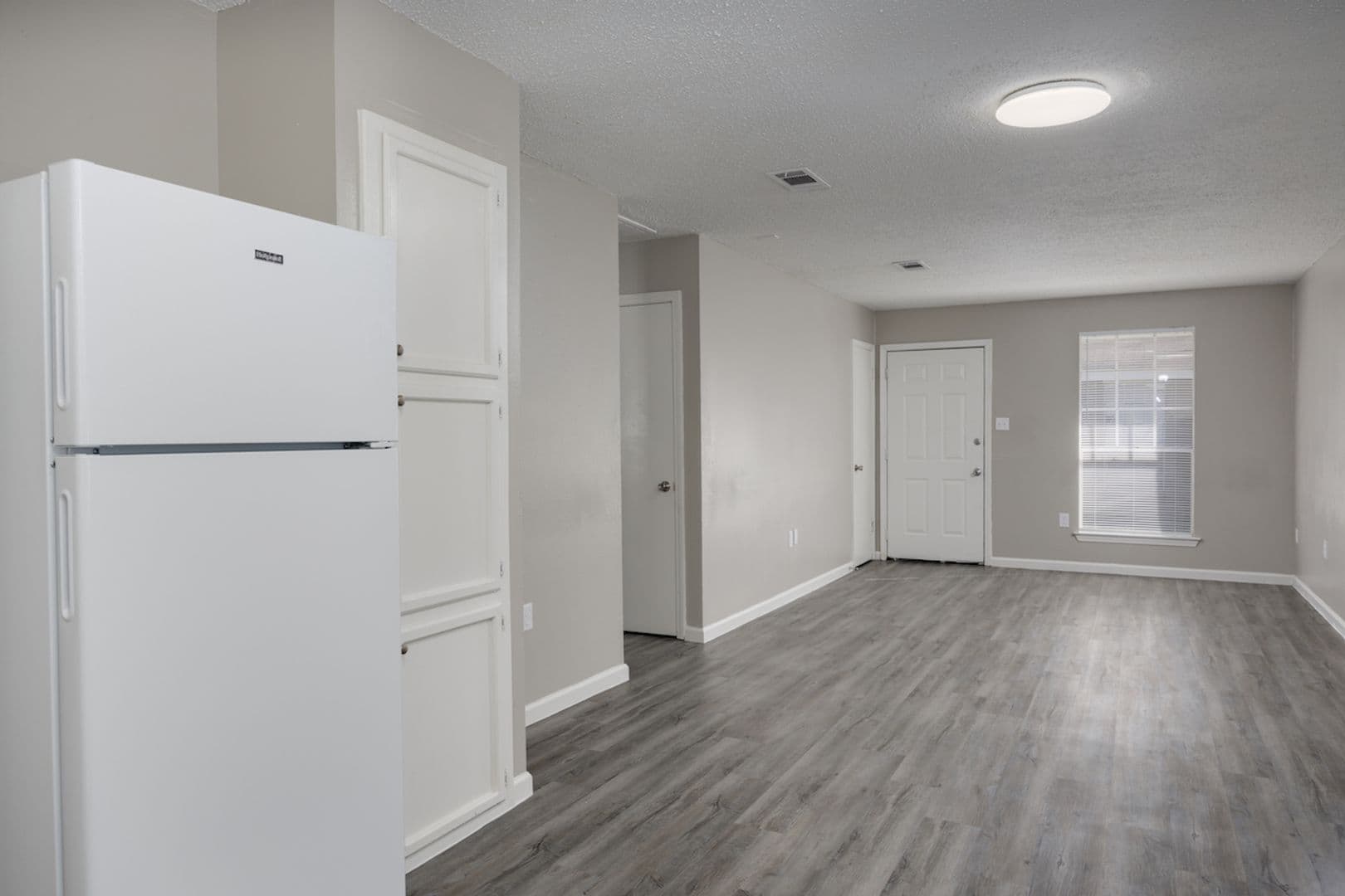 Gonzales Condo: 12023 Roddy Rd
