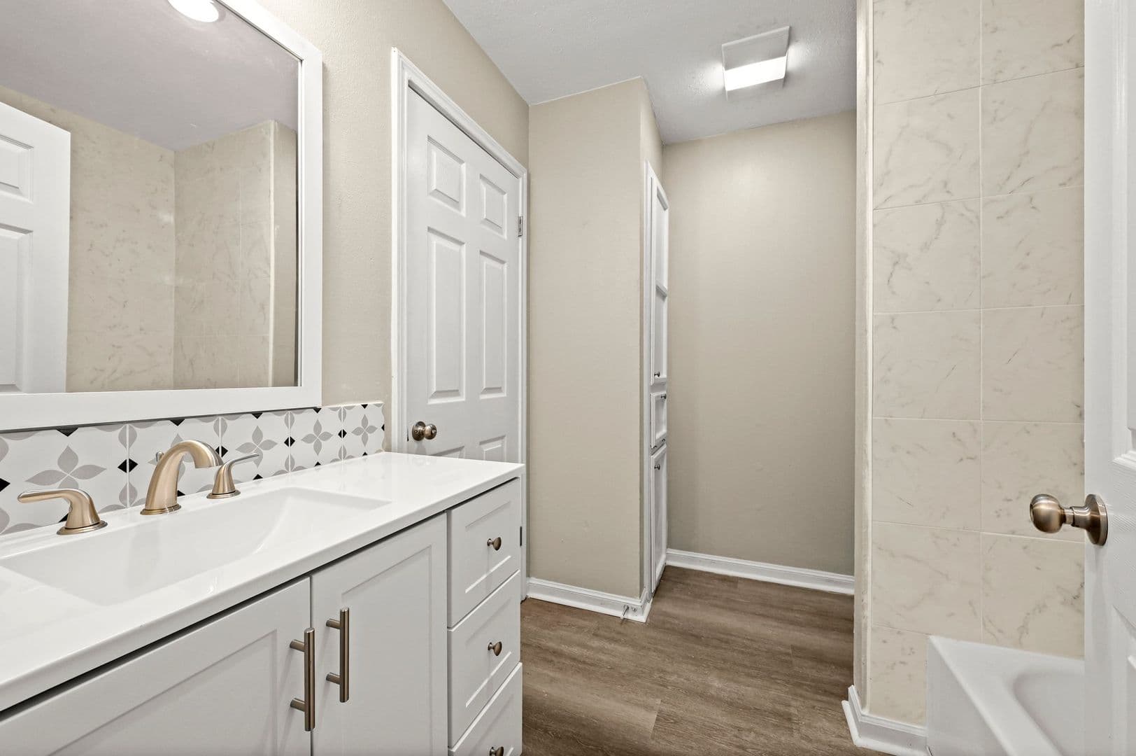 Gonzales Condo: 12027 Roddy Rd