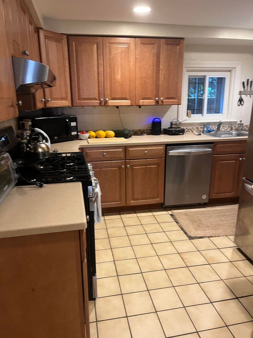 Washington House: 1607 31st St NW Unit B