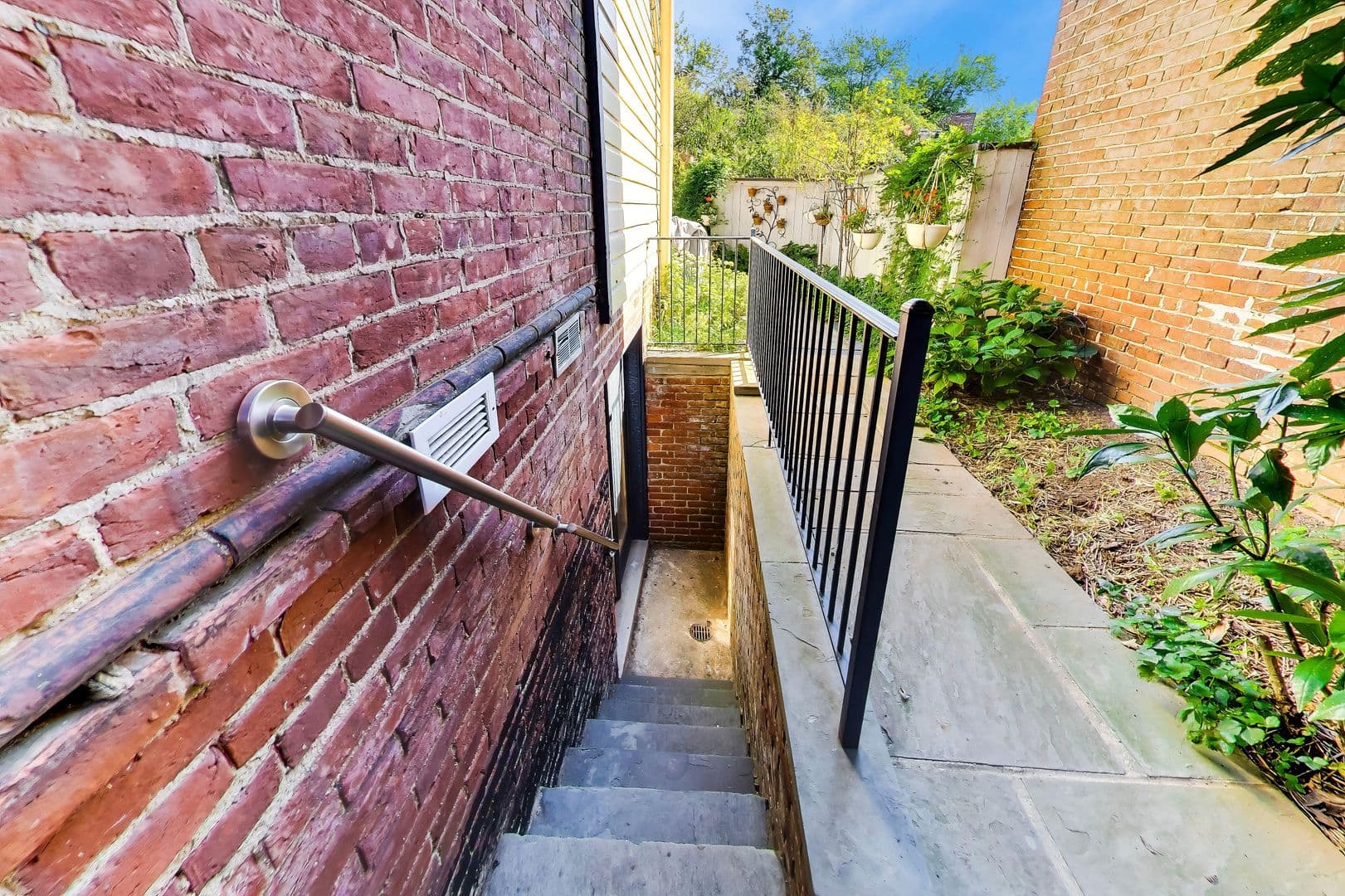Washington House: 1607 31st St NW Unit B
