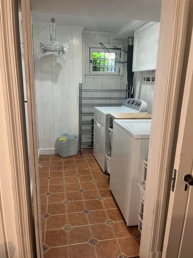 Washington House: 1607 31st St NW Unit B