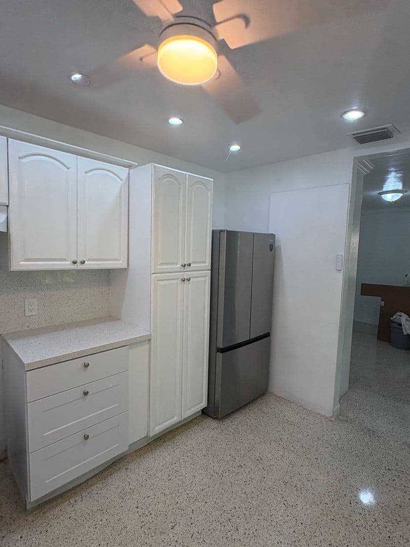 North Miami Townhome: 475 NE 164 St