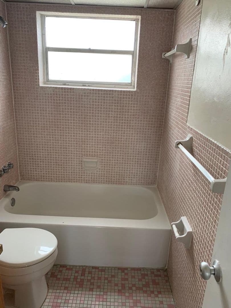 Hialeah Apartment: 1345 W 29 Street