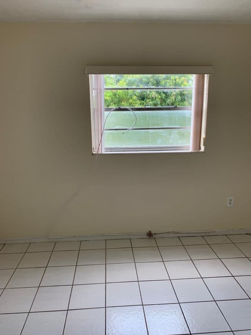 Hialeah Apartment: 1345 W 29 Street