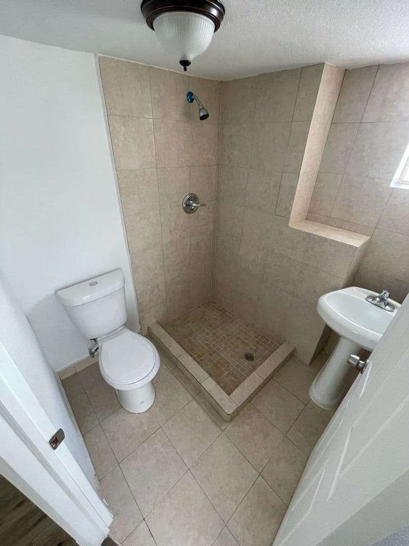 Miami Apartment: 1626 W Flagler St