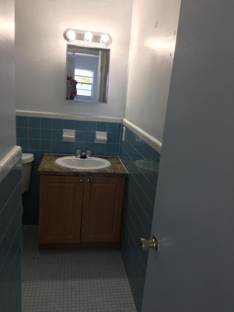 Hialeah Apartment: 1345 W 29 Street