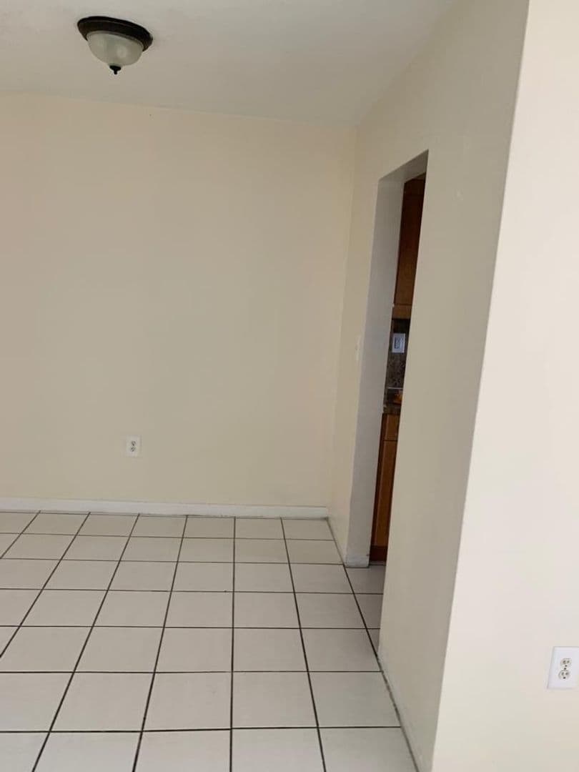 Hialeah Apartment: 1345 W 29 Street