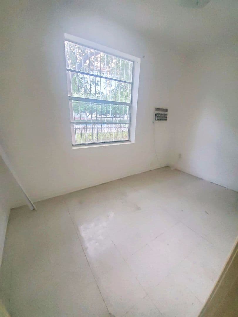 Miami Apartment: 1361 Nw 4 Street